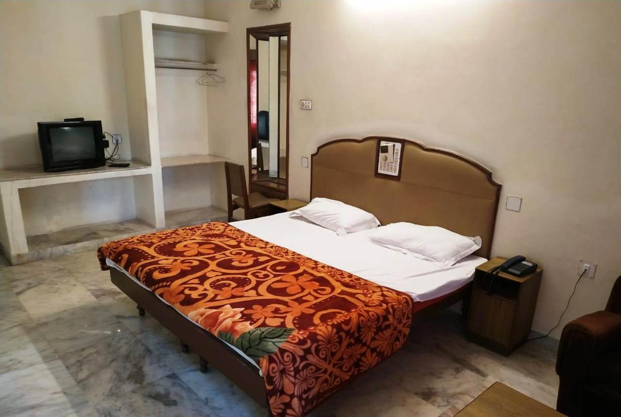 Hotel Vinayakam Ουνταϊπούρ Εξωτερικό φωτογραφία