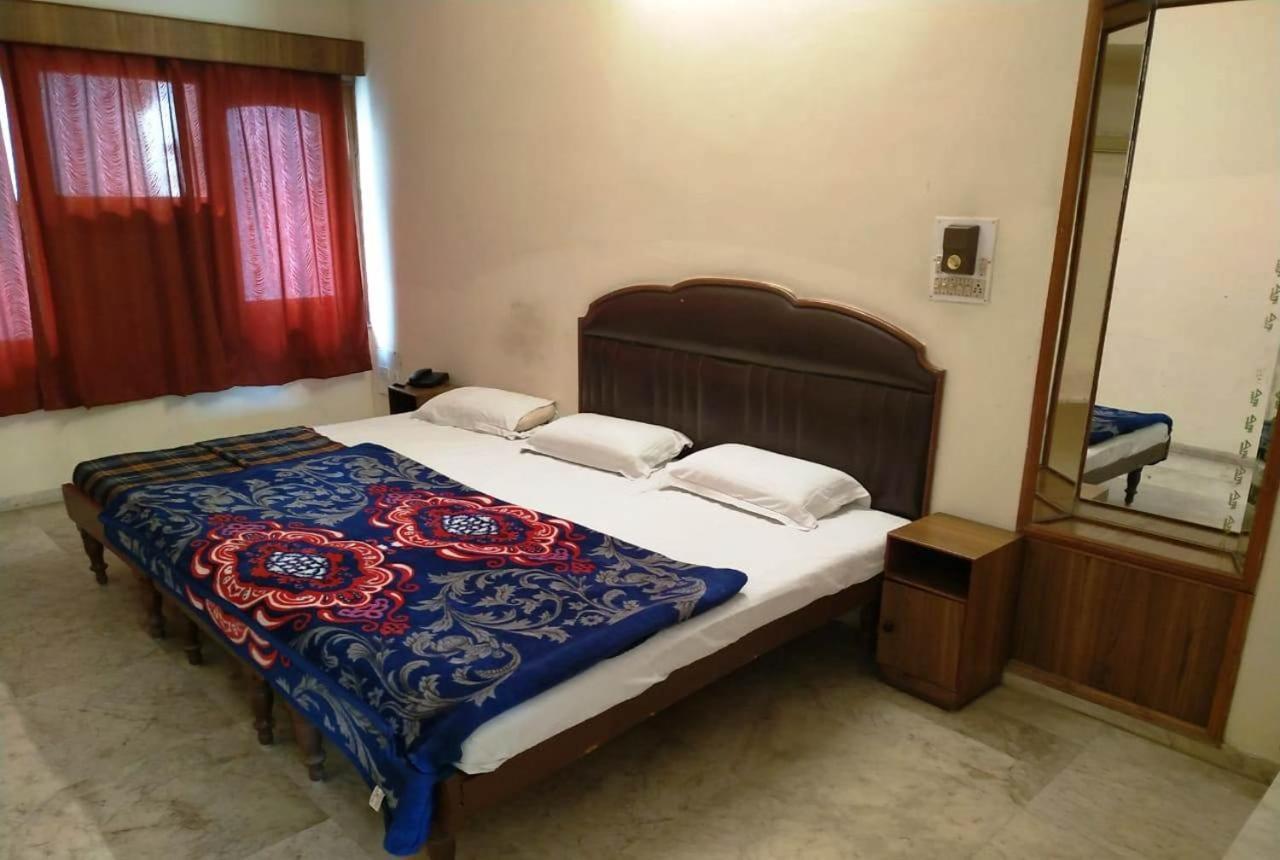 Hotel Vinayakam Ουνταϊπούρ Εξωτερικό φωτογραφία