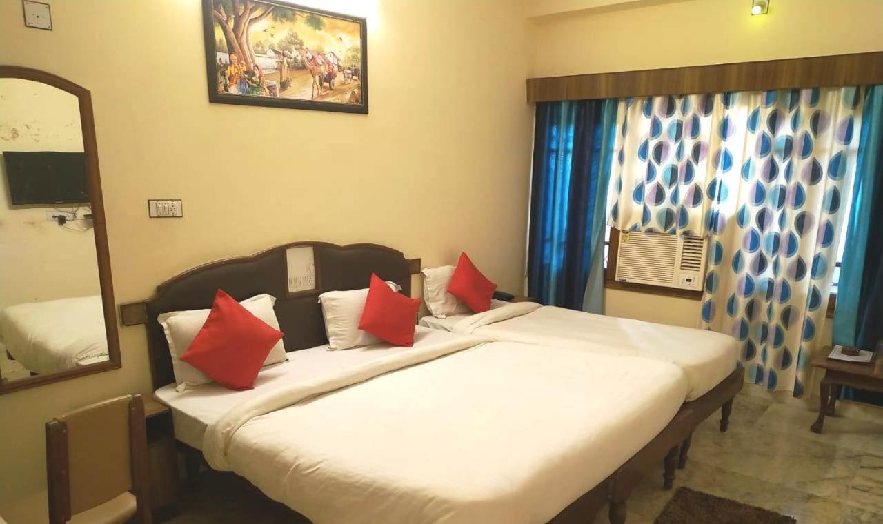 Hotel Vinayakam Ουνταϊπούρ Εξωτερικό φωτογραφία