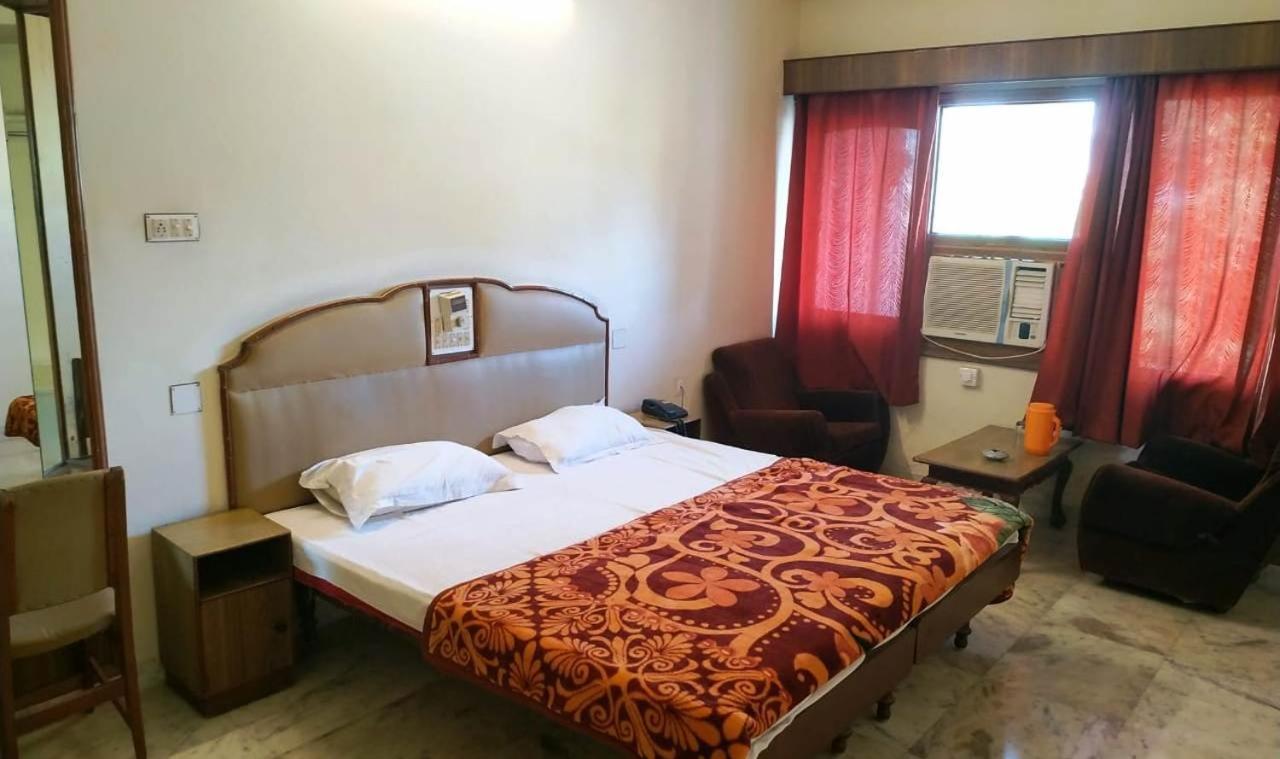 Hotel Vinayakam Ουνταϊπούρ Εξωτερικό φωτογραφία