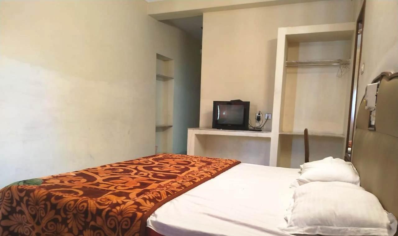 Hotel Vinayakam Ουνταϊπούρ Εξωτερικό φωτογραφία