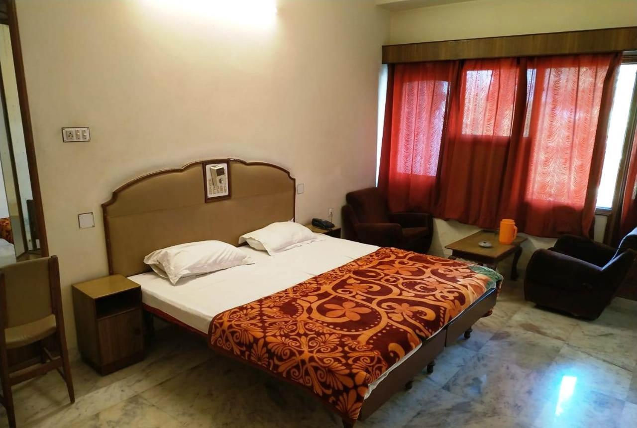 Hotel Vinayakam Ουνταϊπούρ Εξωτερικό φωτογραφία