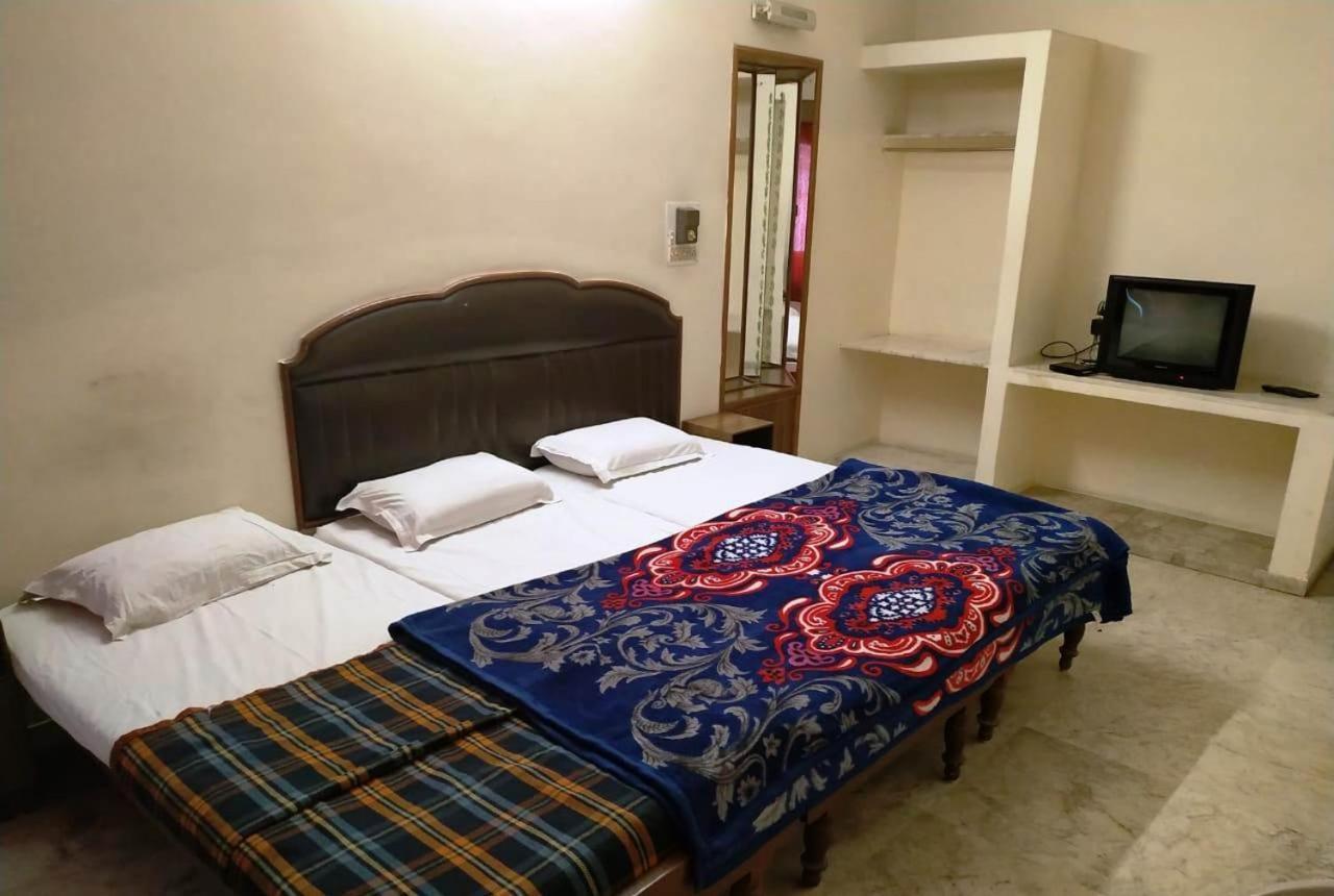 Hotel Vinayakam Ουνταϊπούρ Εξωτερικό φωτογραφία